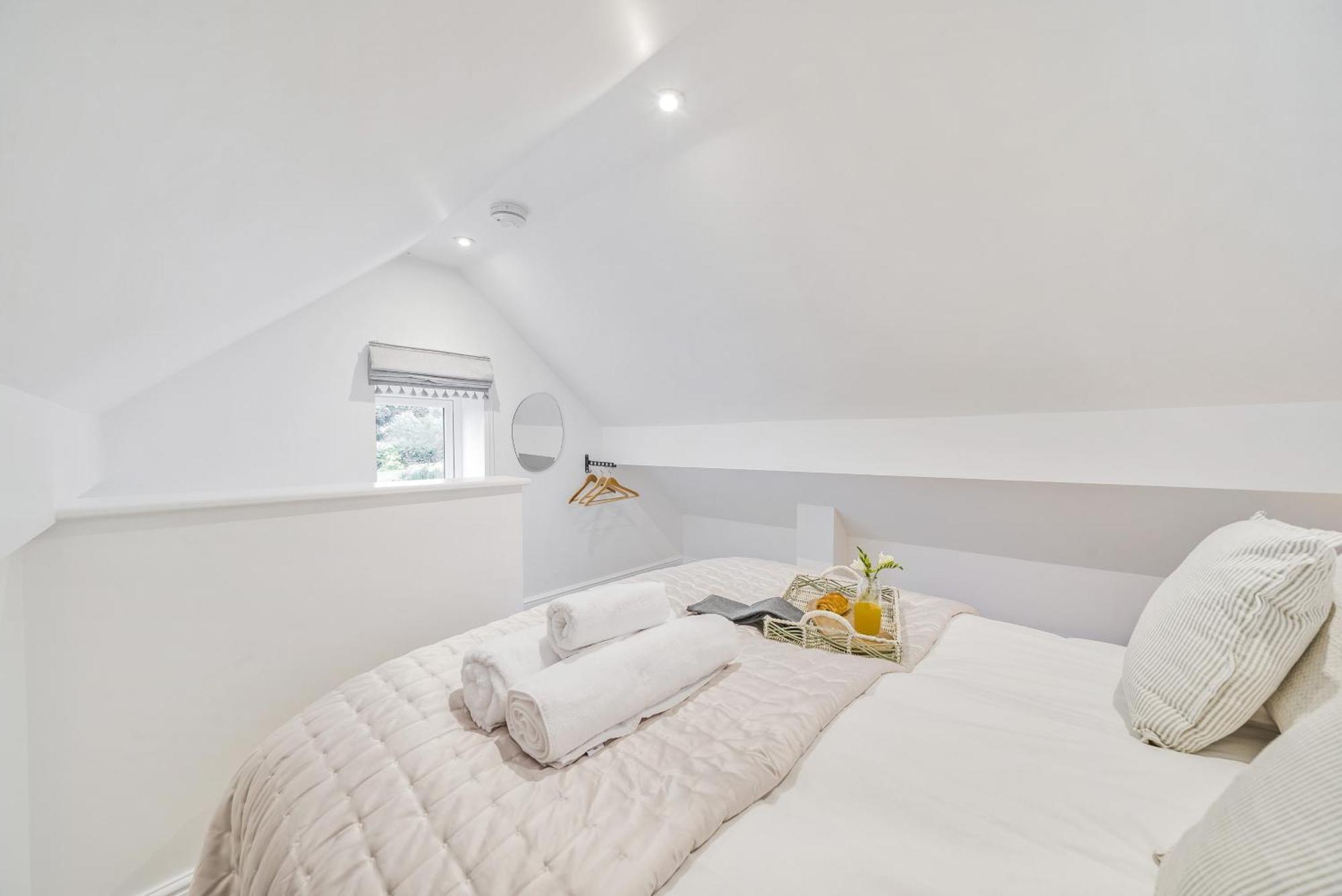 Вілла Brand New Listing - The Honey Pot In Stanton Екстер'єр фото